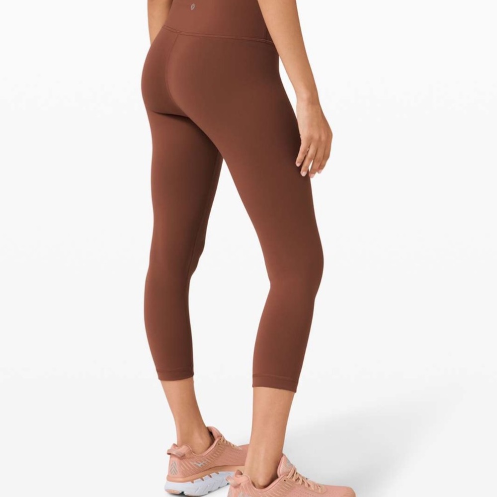 Lulu Lemon Athletics Wunder Train High Rise Crop 21inch. BNWT!